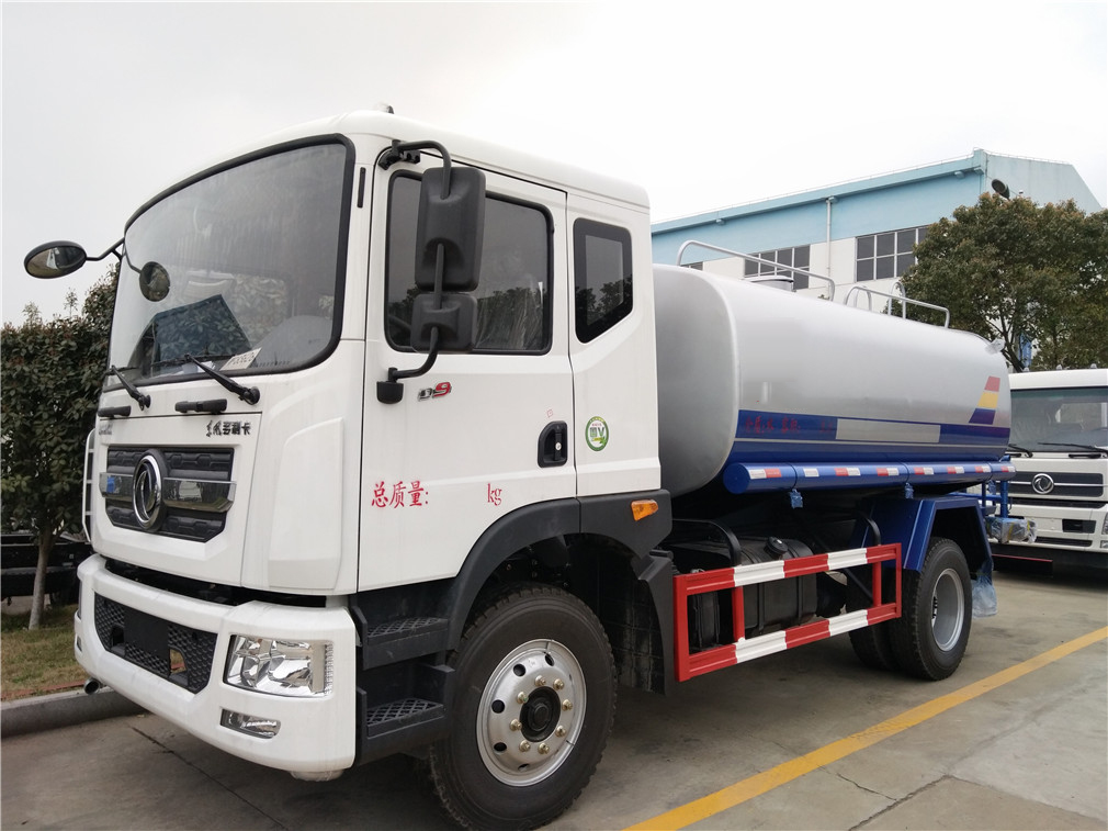 東風多利卡D9（12方）型灑水車