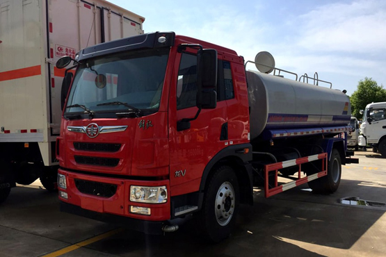 解放12方灑水車(chē)