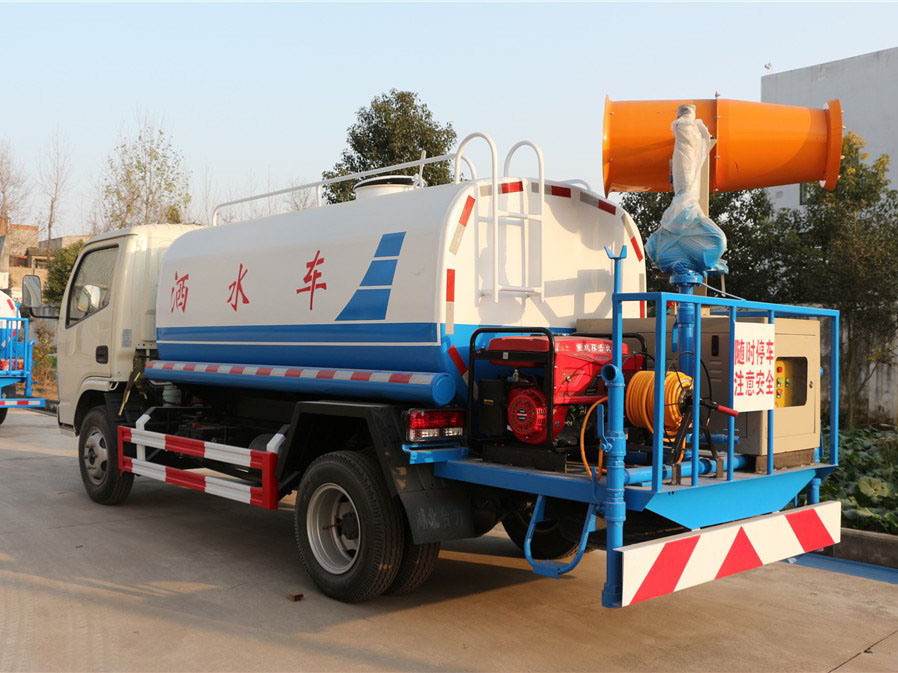 東風(fēng)多利卡（3方）綠化噴灑車(chē)