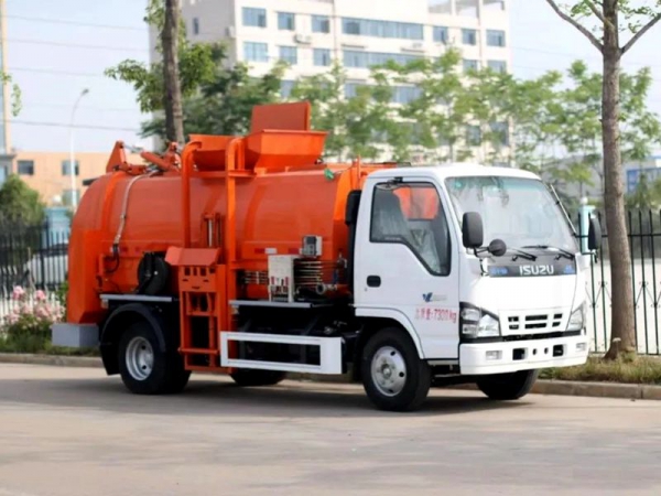 五十鈴4.5方餐廚垃圾車