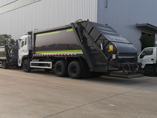 東風(fēng)天龍18方壓縮式垃圾車